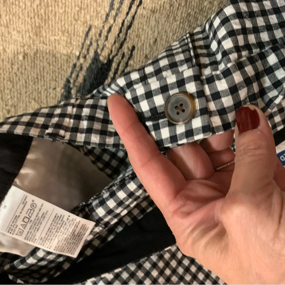 Old navy brand women’s cotton shorts size 16 - Picture 4 of 4